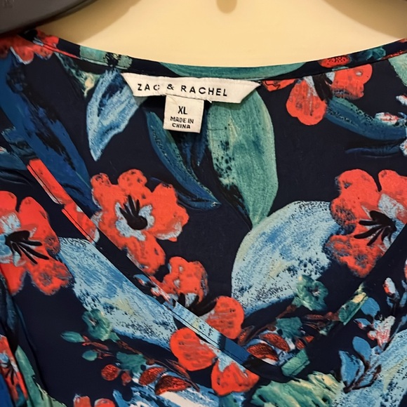 Zac & Rachel blouse, flower design, women’s size XL - Picture 3 of 6
